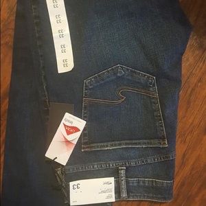 NWT Silver Suki jeans sz 33. Never worn